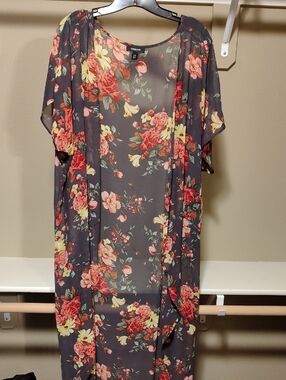 torrid Charcoal Floral Kimono Duster with Pink & Yellow Blooms
